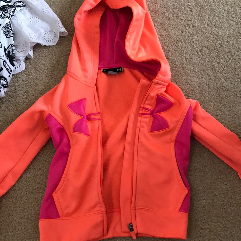 Under armor girls sweatshirt zip up good condition